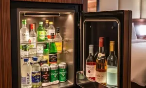 Czy woda w hotelu jest za darmo? Odkryj, co naprawdę obowiązuje