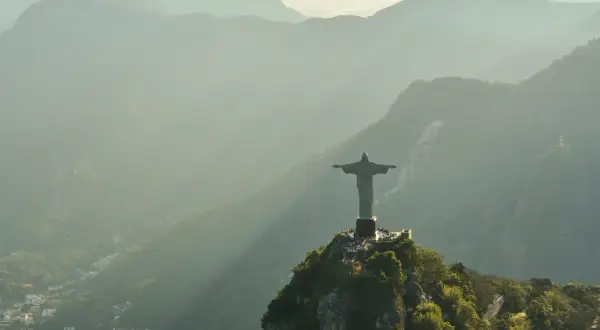 Ile trwa lot z Polski do Brazylii? Czas, który warto znać przed podróżą