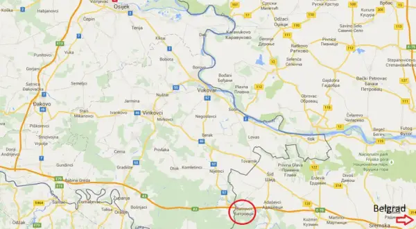 Mapa pokazuje drogi i miasta w Serbii, zaznaczając Batrovci. Czy Serbia jest bezpieczna? Mapa nie odpowiada, ale pokazuje infrastrukturę.