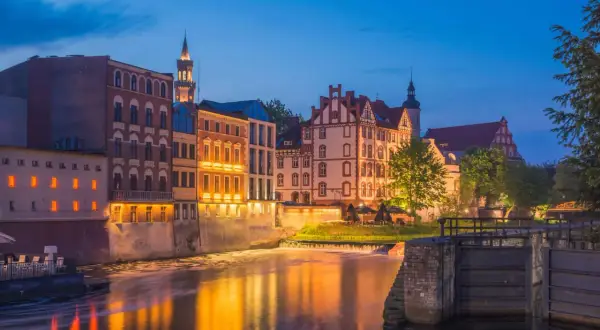 Czerna atrakcje: odkryj niezwykłe miejsca i tajemnice regionu
