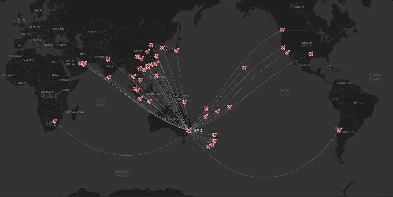 Mapa lotów z Polski do Australii. Długi lot z Polski do Australii trwa wiele godzin, pokazują to liczne trasy.