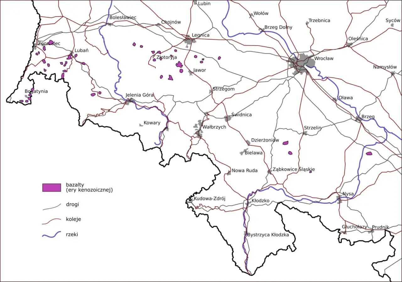Mapa pokazuje występowanie bazaltów w Polsce, głównie w okolicach Złotoryi i Wałbrzycha.